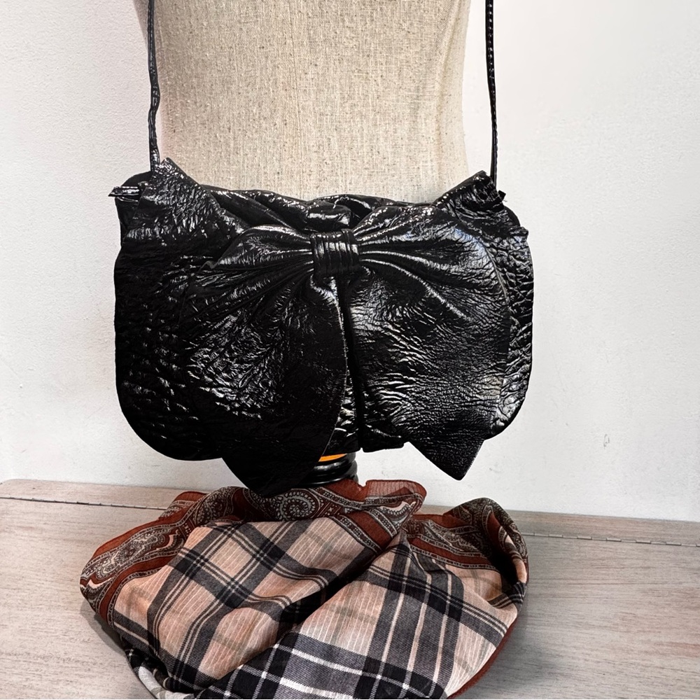 Susan Farber Mezzo Sofia Black Patent Leather Bow Crossbody Bag Purse Goth Glam